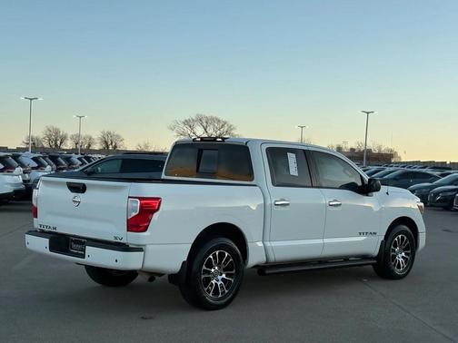 2021 Nissan Titan SV