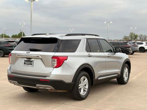 Iconic Silver Metallic 2020 Ford Explorer XLT