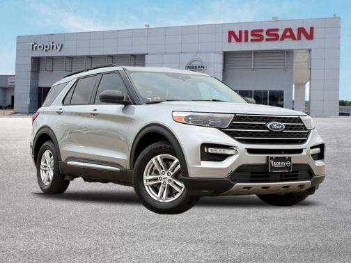 Iconic Silver Metallic 2020 Ford Explorer XLT