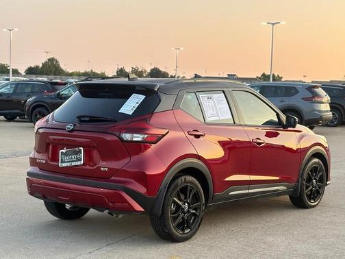 2023 Nissan Kicks SR