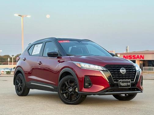 2023 Nissan Kicks SR