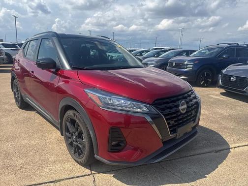 2023 Nissan Kicks SR