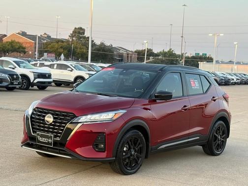 2023 Nissan Kicks SR