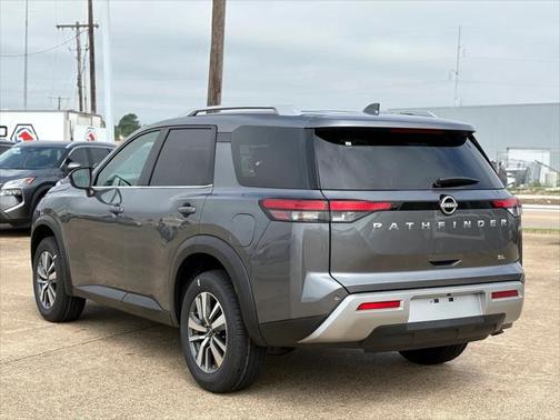 2025 Nissan Pathfinder SL FWD