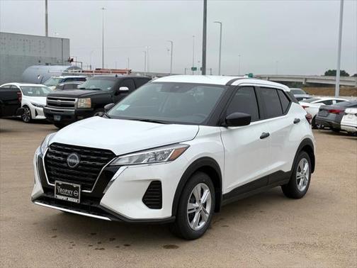 2025 Nissan Kicks S