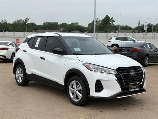 2025 Nissan Kicks S