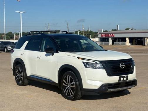 2023 Nissan Pathfinder Platinum FWD
