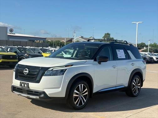2023 Nissan Pathfinder Platinum FWD