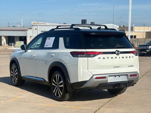 2023 Nissan Pathfinder Platinum FWD