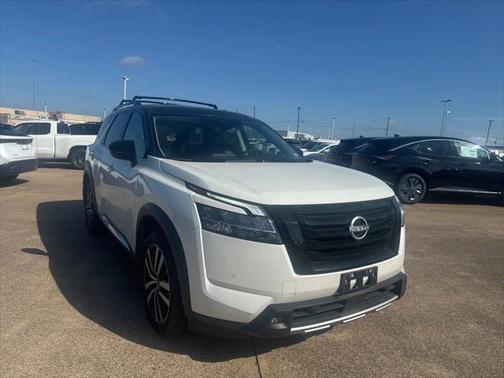 2023 Nissan Pathfinder Platinum FWD