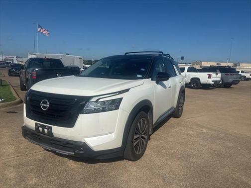 2023 Nissan Pathfinder Platinum FWD