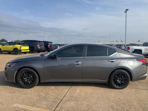 2025 Nissan Altima S FWD