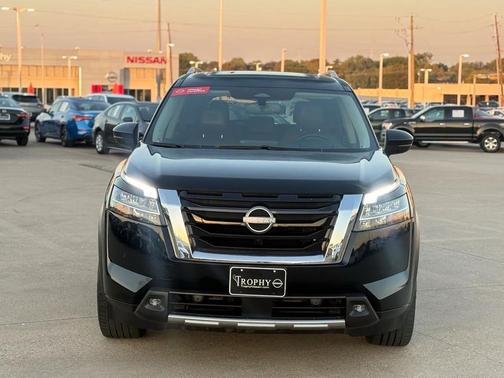 2022 Nissan Pathfinder Platinum 2WD
