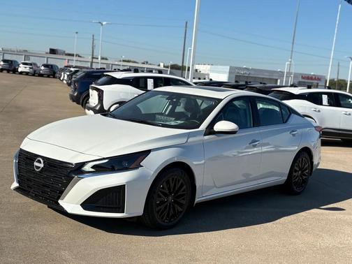 2025 Nissan Altima SV FWD