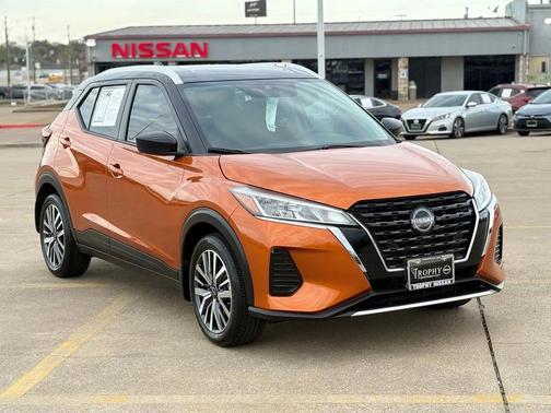 2023 Nissan Kicks SV