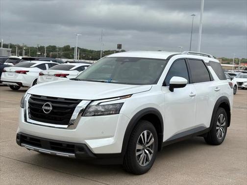 2025 Nissan Pathfinder SL FWD