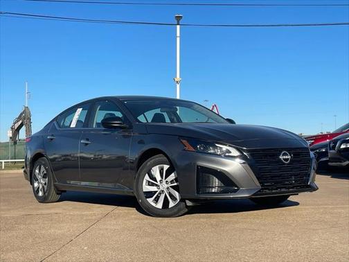 2025 Nissan Altima S FWD