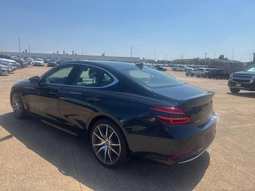 2023 Genesis G70 2.0T RWD
