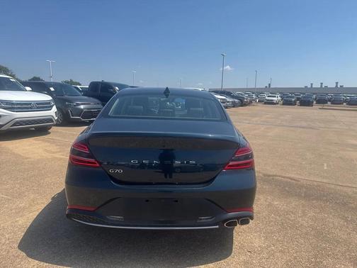 2023 Genesis G70 2.0T RWD