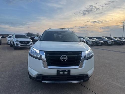 2024 Nissan Pathfinder SL FWD