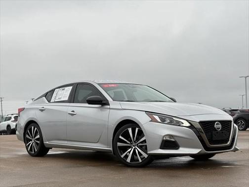 2022 Nissan Altima SR FWD