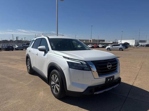 2025 Nissan Pathfinder SL 4WD