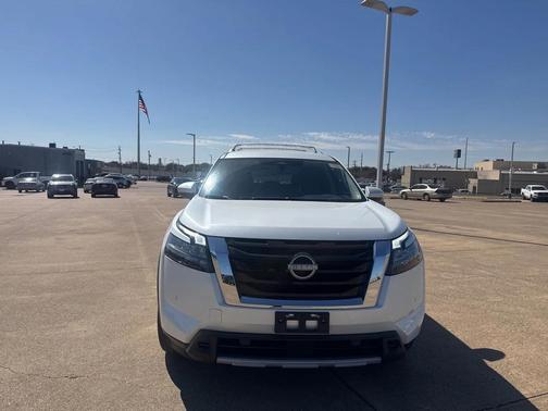 2025 Nissan Pathfinder SL 4WD