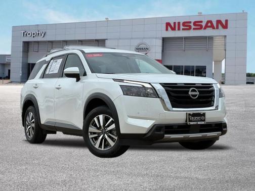 2025 Nissan Pathfinder SL 4WD