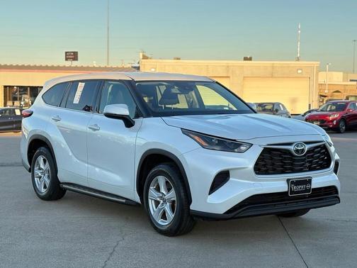 2022 Toyota Highlander L