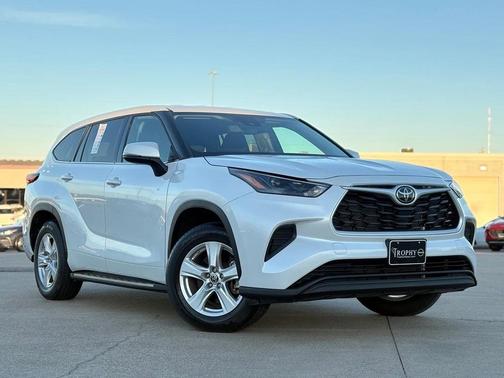 2022 Toyota Highlander L