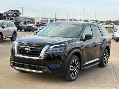 2025 Nissan Pathfinder Platinum FWD