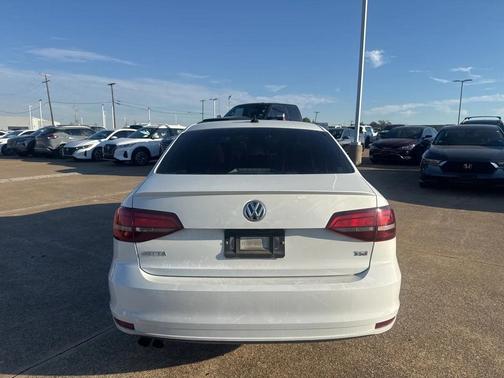 2016 Volkswagen Jetta 1.8T Sport
