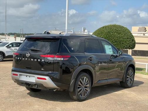 2025 Nissan Pathfinder SL FWD
