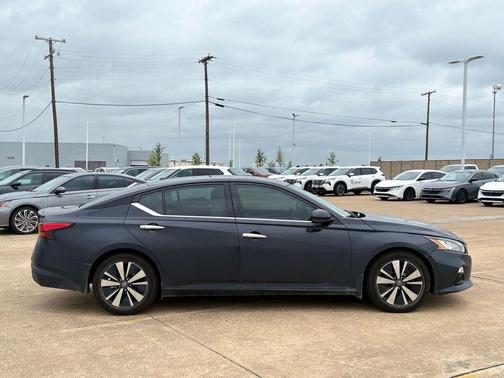 Storm Blue Metallic 2022 Nissan Altima 2.5 SL