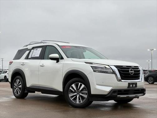 2023 Nissan Pathfinder SL FWD