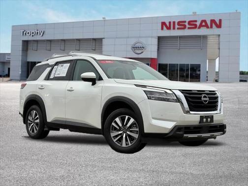 2023 Nissan Pathfinder SL FWD