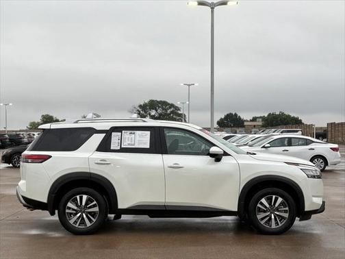 2023 Nissan Pathfinder SL FWD