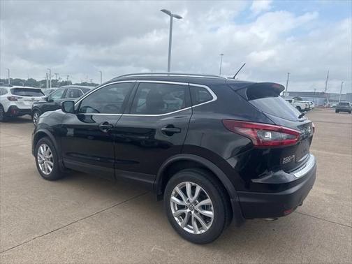 2022 Nissan Rogue Sport SV