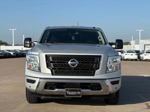 2020 Nissan Titan SV