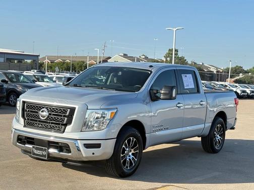 2020 Nissan Titan SV