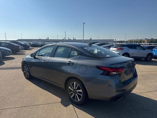 2023 Nissan Versa 1.6 SV
