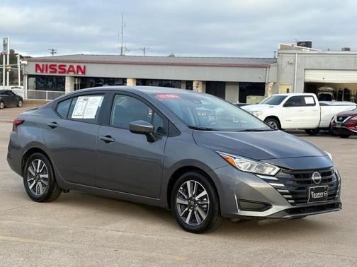 2023 Nissan Versa 1.6 SV