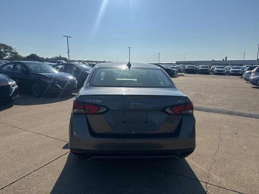 2023 Nissan Versa 1.6 SV