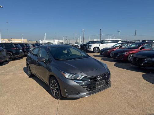2023 Nissan Versa 1.6 SV