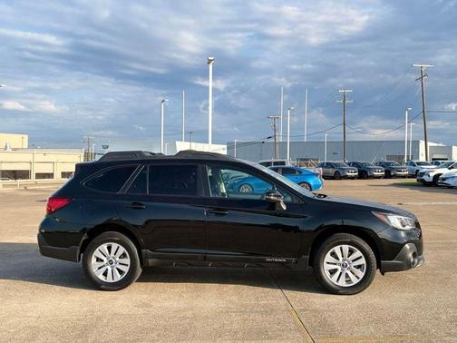 Crystal Black Silica 2018 Subaru Outback 2.5i Premium