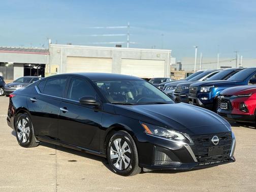 2025 Nissan Altima S FWD