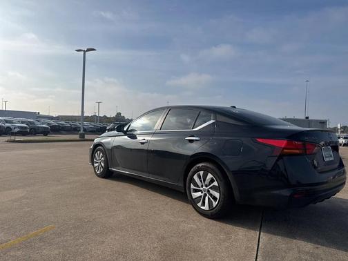 2025 Nissan Altima S FWD