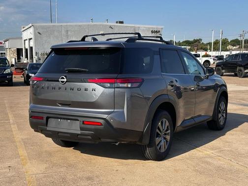 2025 Nissan Pathfinder SV FWD