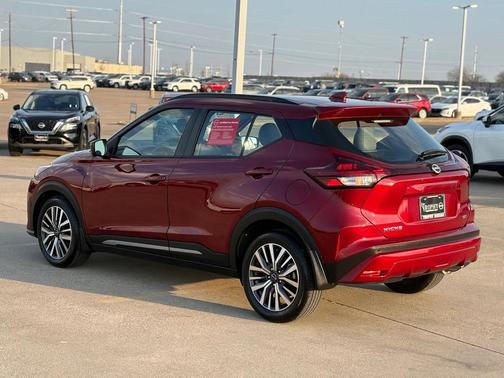 2024 Nissan Kicks SR
