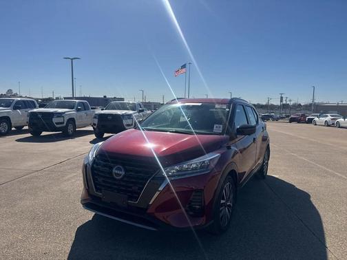 2024 Nissan Kicks SR